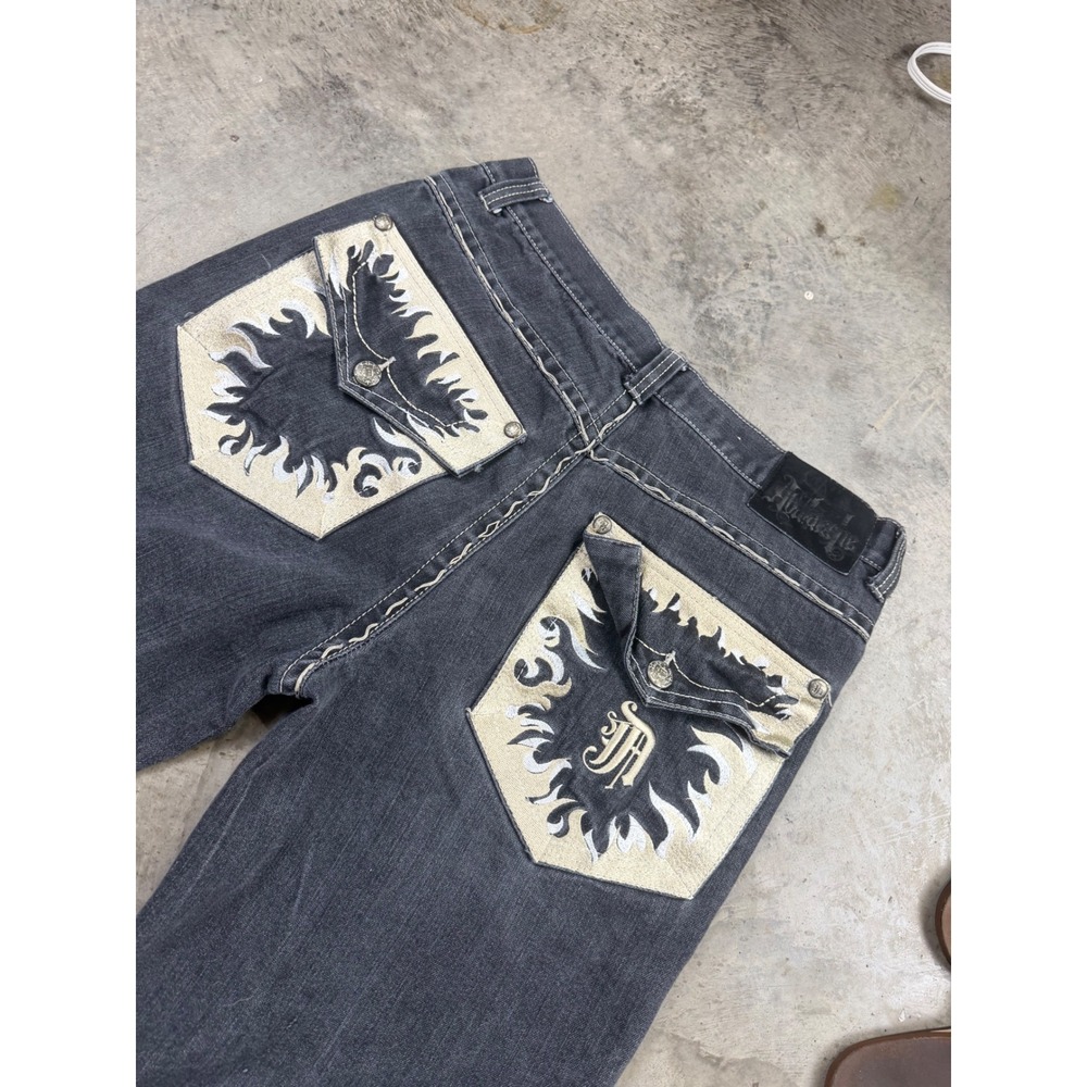 Vintage Southpole Baggy Denim Jorts Black Flame Embroidered Y2K Skater Shorts 36 - Picture 8 of 8